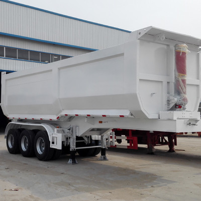 CIMC Een 100 ton vrachtwagen die in een Chinese fabriek werd omgedraaid, en een 3-assige 4-assige half-aanhangwagen