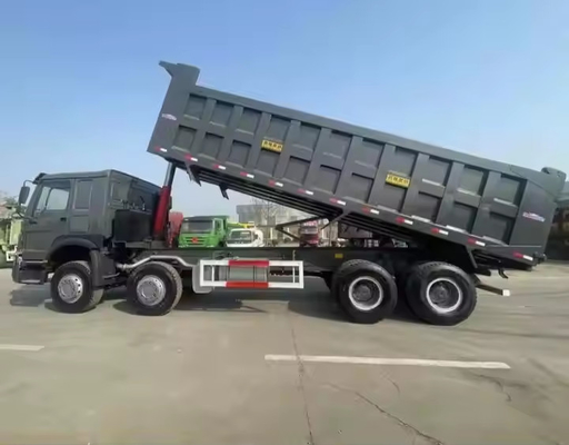 Gepersonaliseerde zware lading 50T 375 pk 6 cilinders dieselbrandstof 8*4 dumper truck