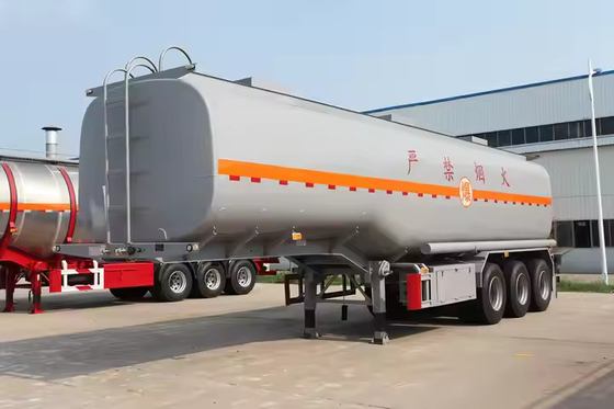 Olie-brandstoftankwagen Sinotruk Brandstoftankwagen 8*4 35000 liter Brandstoftankwagen